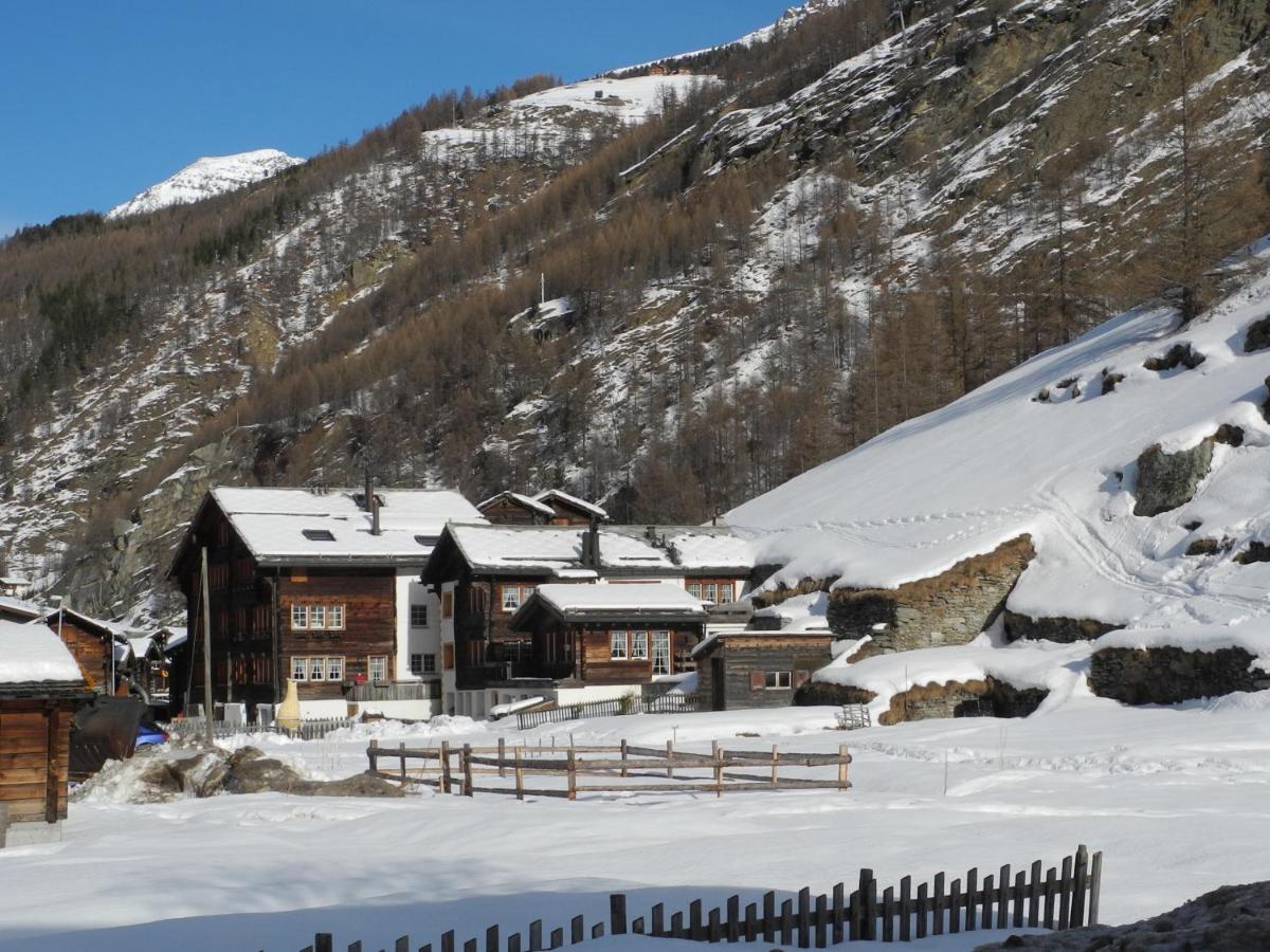 Ferienhaus Antigua Saas-Grund Camera foto