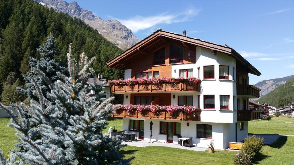 Ferienhaus Antigua Saas-Grund Camera foto